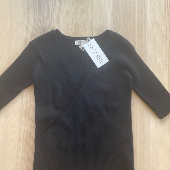 First Rite Crossover Sweater Black Size medium - Picture 4 of 5